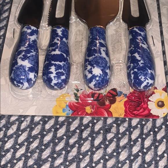 The Pioneer Woman Heritage Floral Serving Set - Picture 2 of 4
